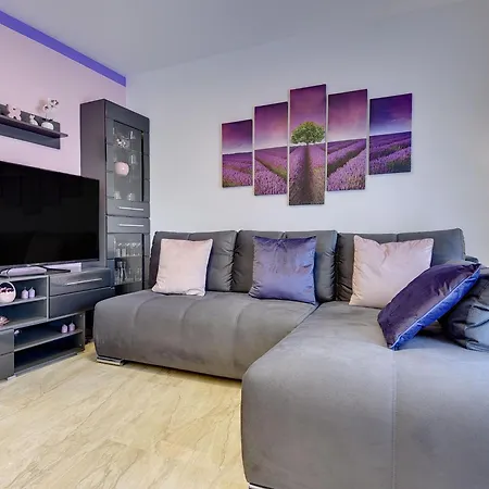 Modern With Terrace Apartment *