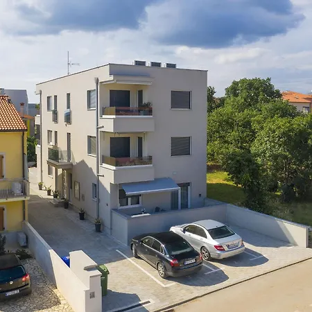Apartment Modern With Terrace